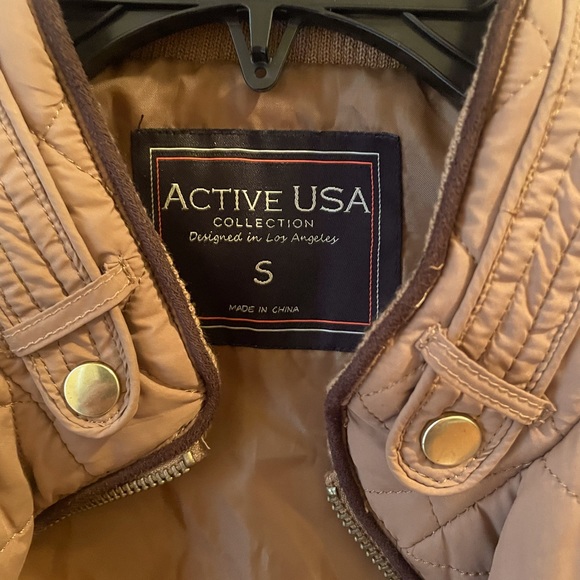 Woman’s Vest - Picture 3 of 3